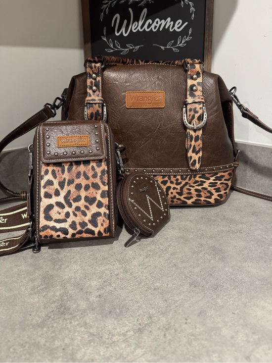 Wrangler Handbags - Three Piece Wrangler/Montana West Collaboration Doctor Bag Set! EUC!!
